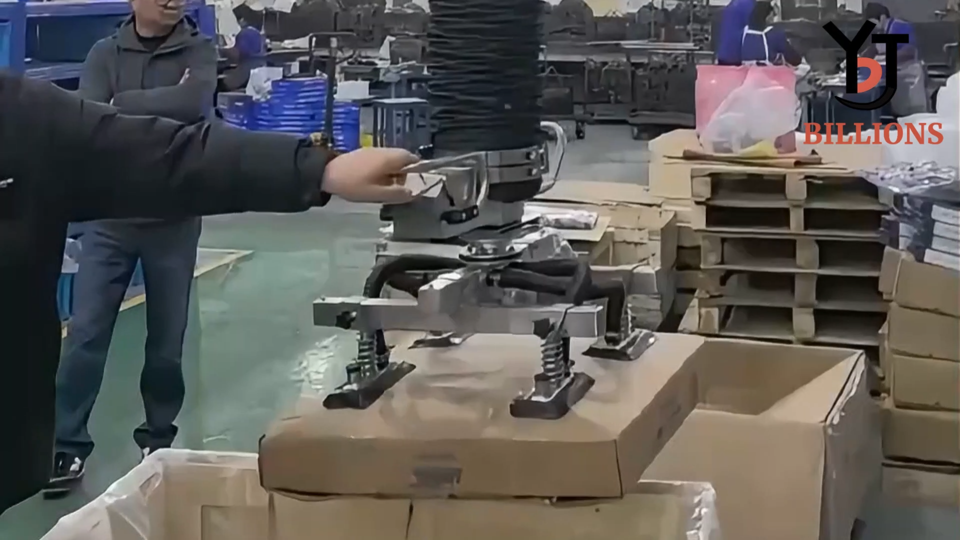 Carton Handling via Vacuum Tube Lifter